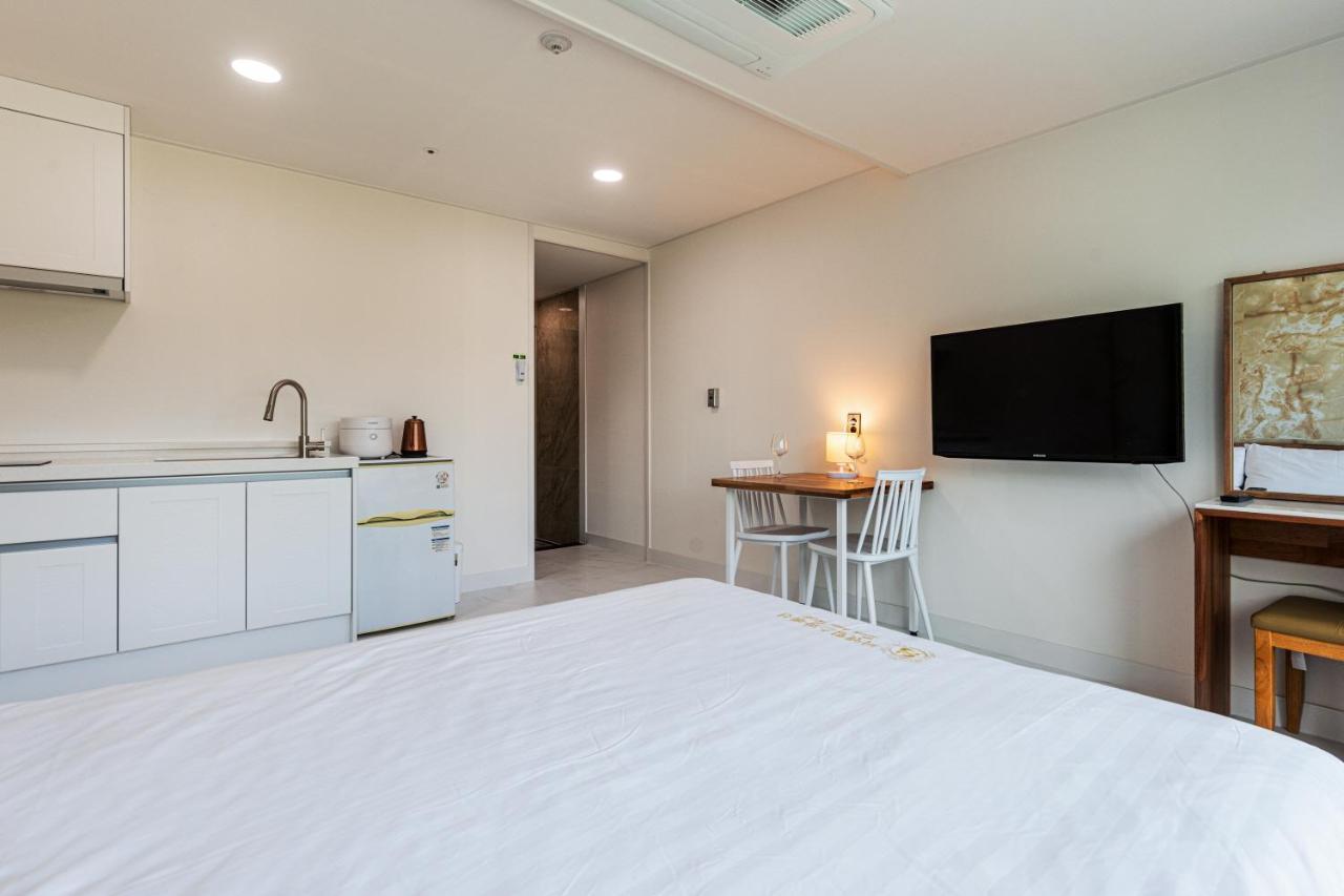 Aewol Oceanstay Jeju Exterior photo