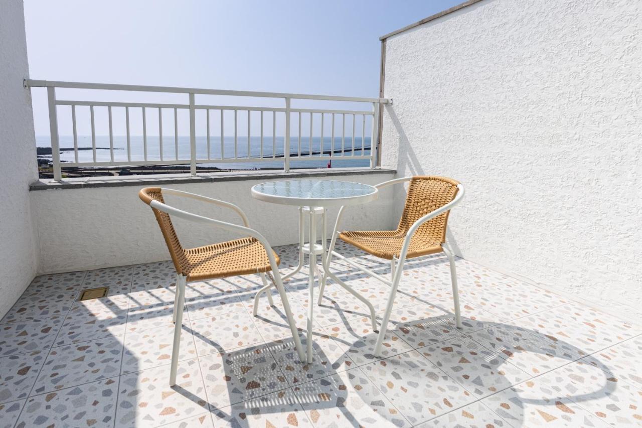 Aewol Oceanstay Jeju Exterior photo
